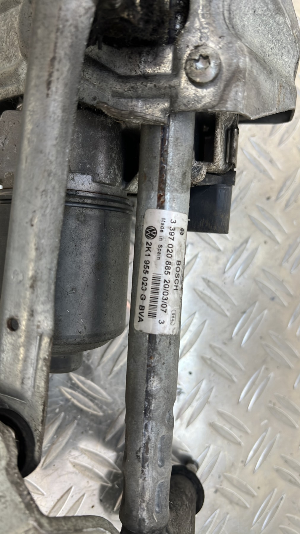 Moteur essuie glace avant VOLKSWAGEN CADDY 3 PHASE 1 – 2K1955023G