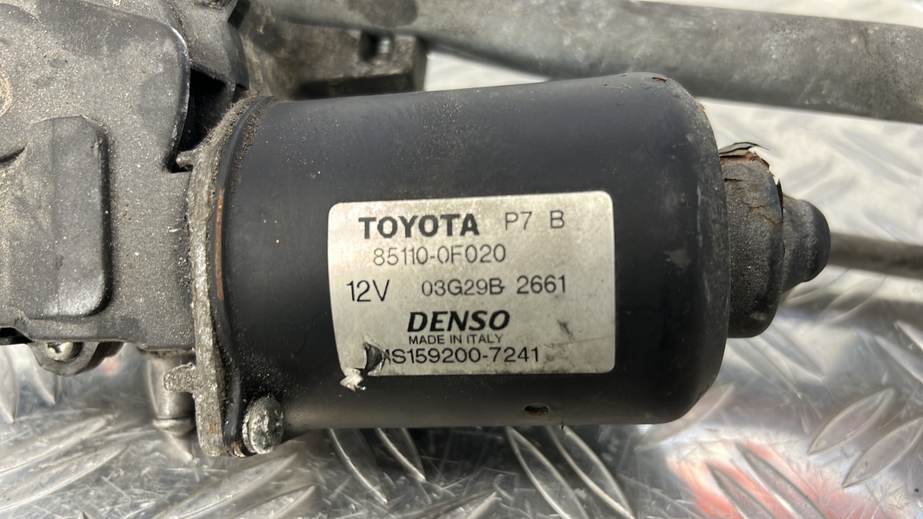 Moteur essuie glace avant TOYOTA COROLLA VERSO 2 PHASE 1 – 851100F020
