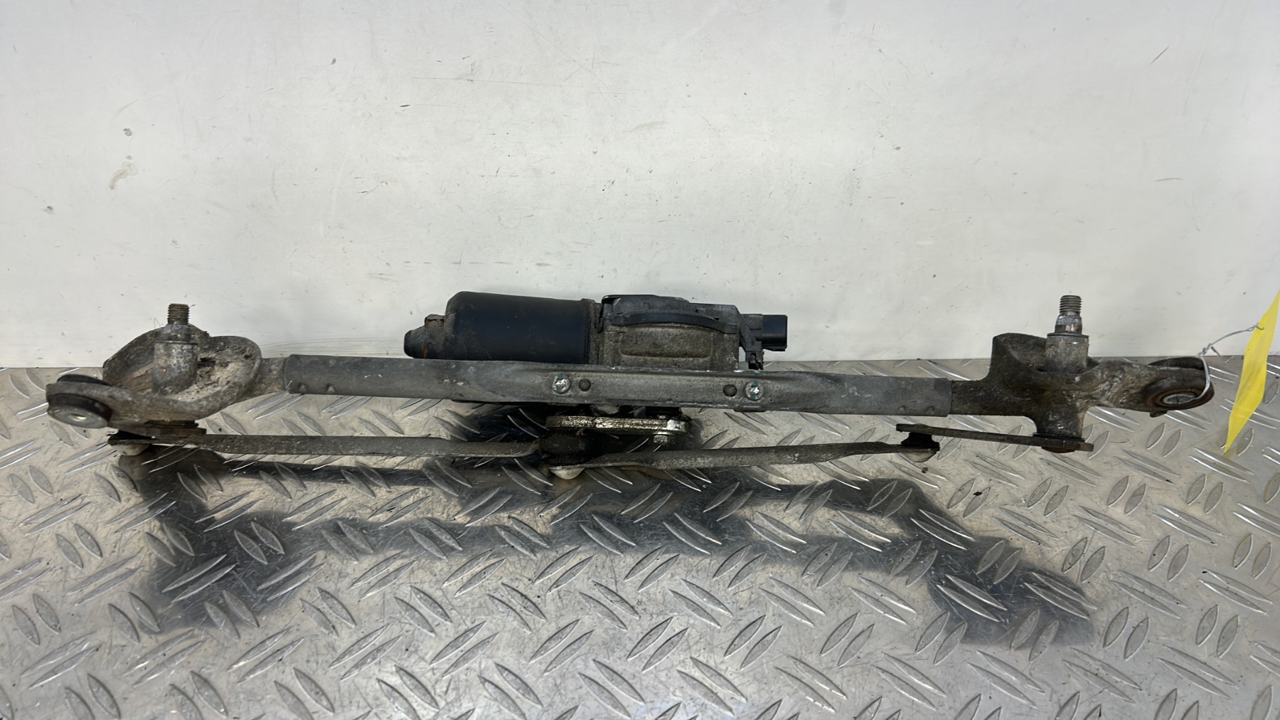 Moteur essuie glace avant TOYOTA COROLLA VERSO 2 PHASE 1 – 851100F020