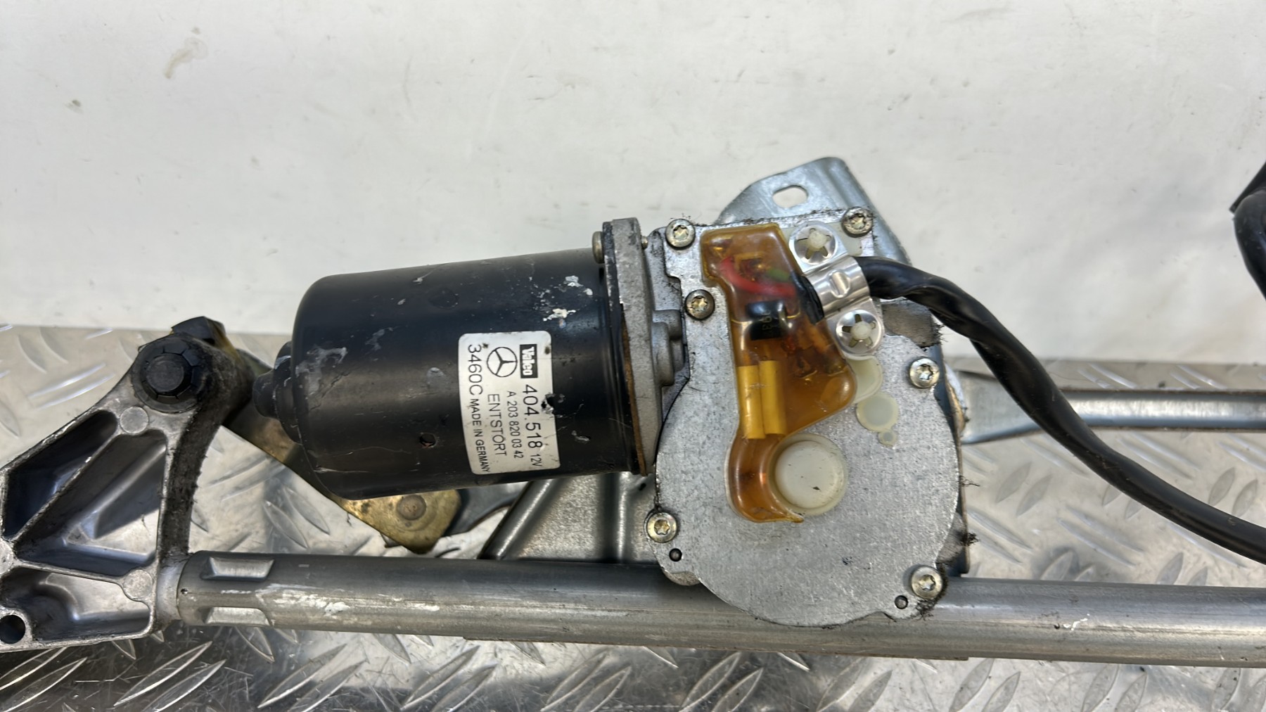Moteur essuie glace avant MERCEDES CLASSE C 203 PHASE 1 – A2038200342