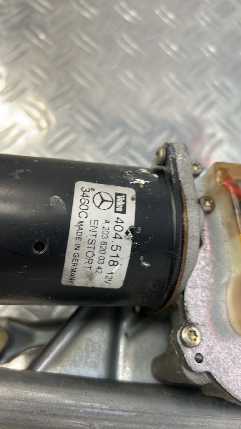 Moteur essuie glace avant MERCEDES CLASSE C 203 PHASE 1 – A2038200342