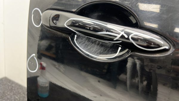 Porte avant gauche RENAULT MEGANE 3 PHASE 1 – 801006560R