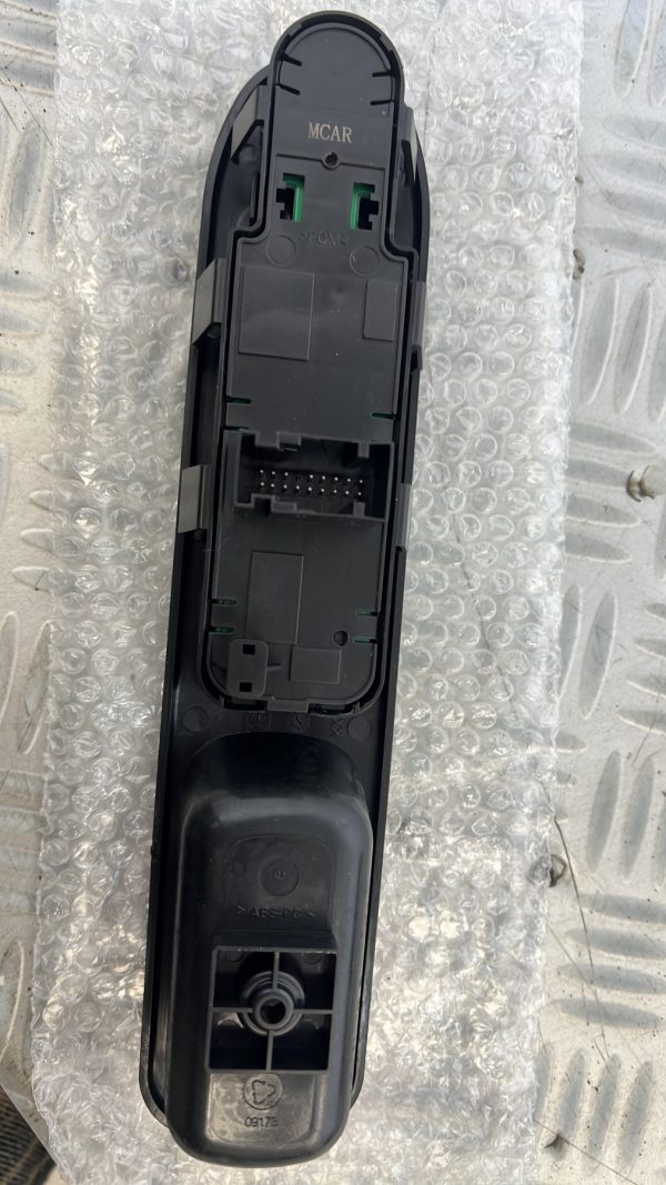 Interrupteur de leve vitre avant gauche PEUGEOT 207 PHASE 1 – 79759