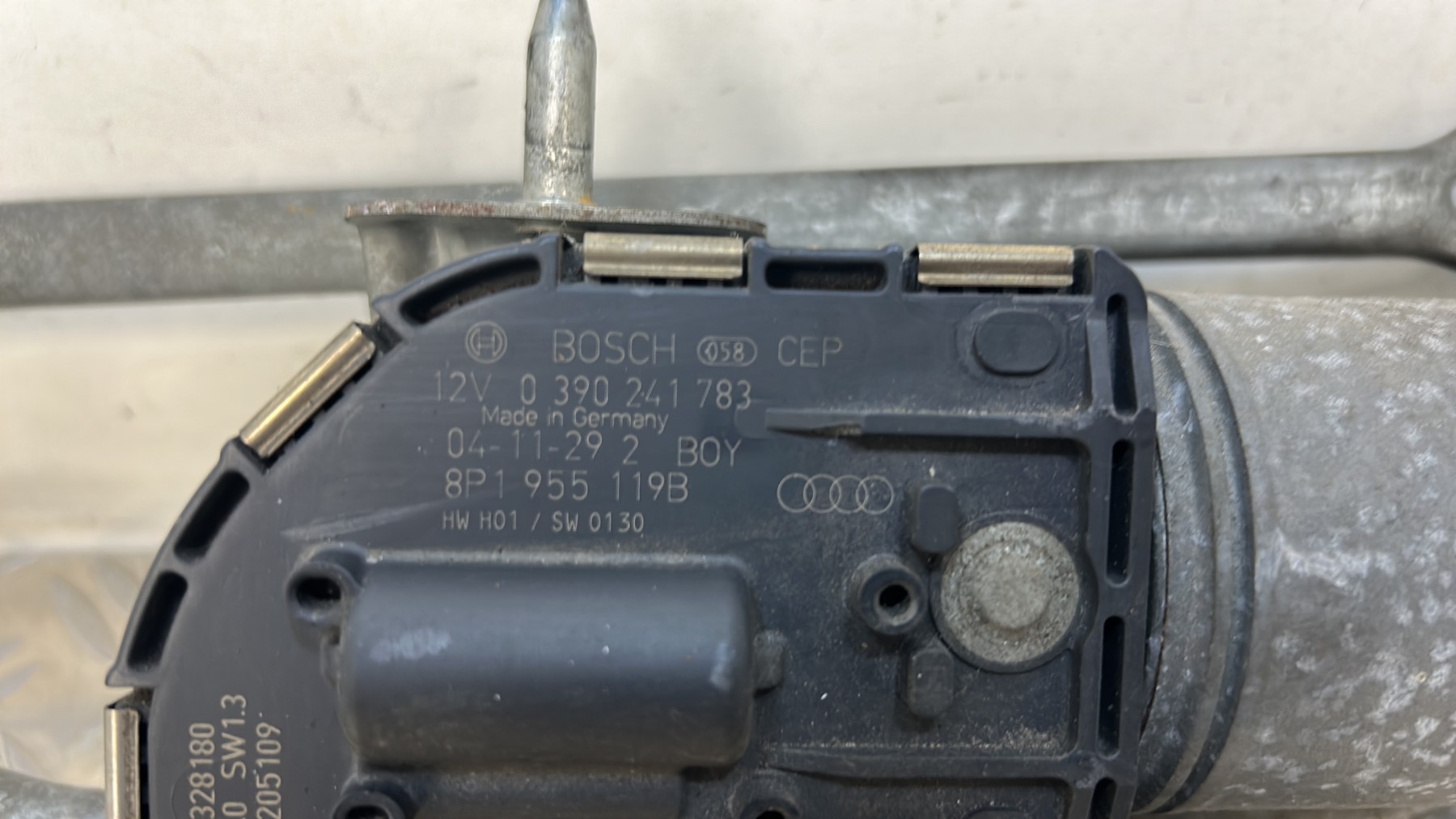 Moteur essuie glace avant AUDI A3 2 SPORTBACK PHASE 1 – 8P1955119B