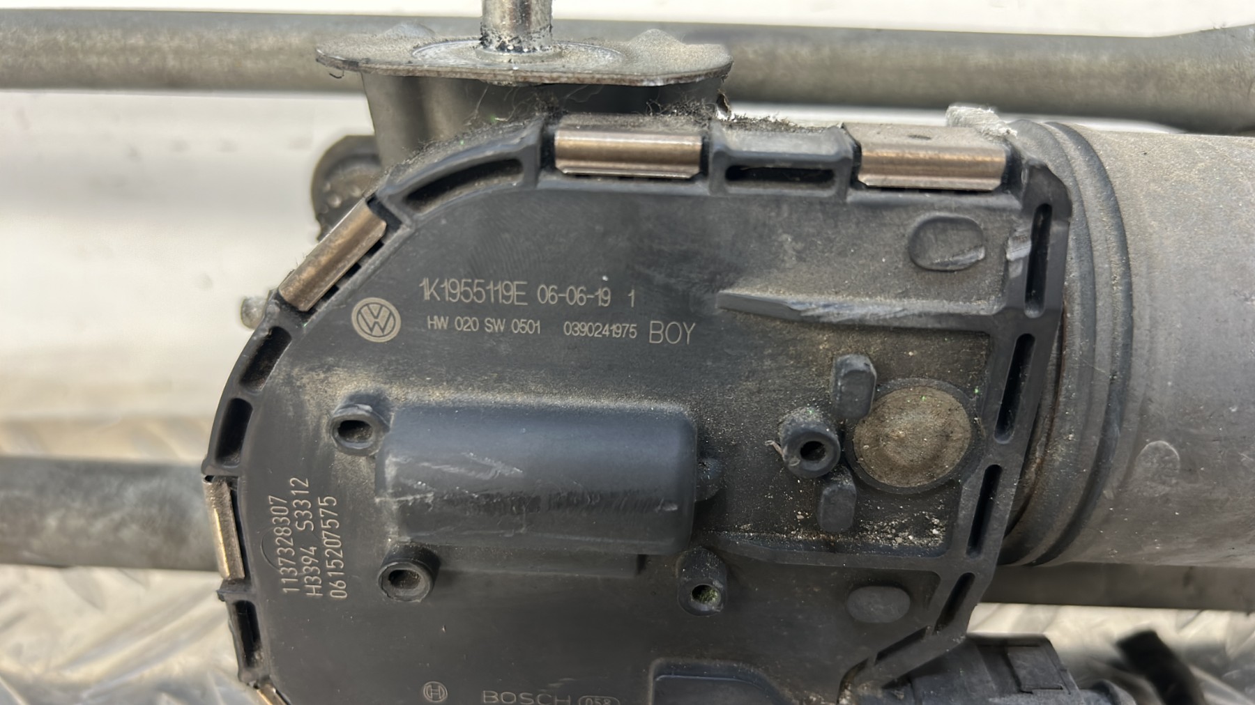 Moteur essuie glace avant VOLKSWAGEN GOLF 5 – 1K1955119E