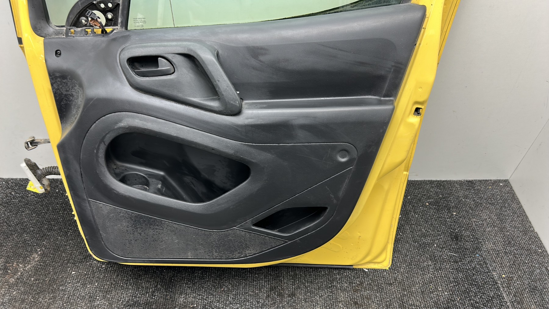 Porte avant droit CITROEN BERLINGO 2 PHASE 1 – 00009004Z6