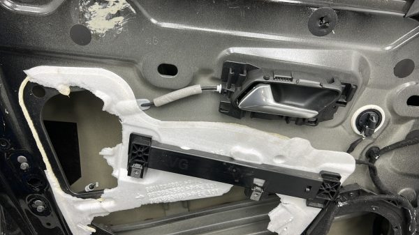 Porte avant gauche PEUGEOT 3008 2 PHASE 1 – 9812306480