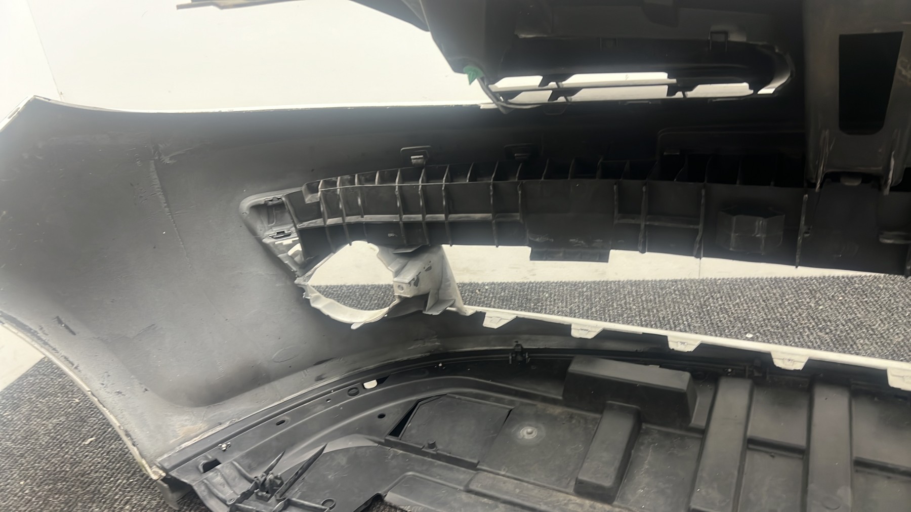 Pare choc avant RENAULT CLIO 3 PHASE 1 – 620223641R