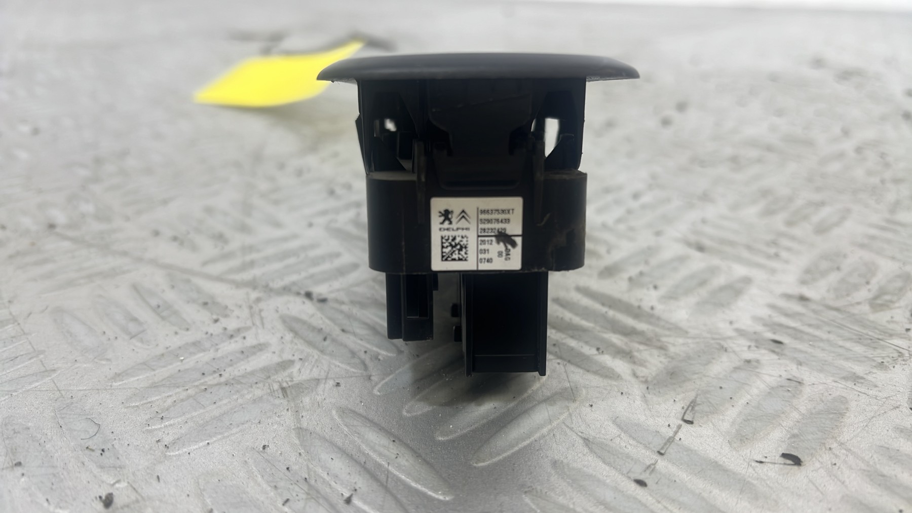 Interrupteur de leve vitre avant gauche CITROEN C3 2 PHASE 1 – 96637530XT