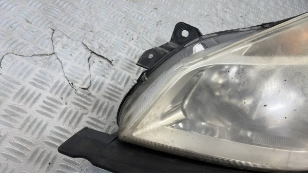 Optique avant principal gauche (feux)(phare) RENAULT CLIO 3 PHASE 1  –  (260608764R)