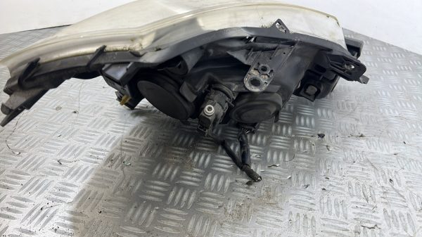 Optique avant principal gauche (feux)(phare) RENAULT CLIO 3 PHASE 1  –  (260608764R)