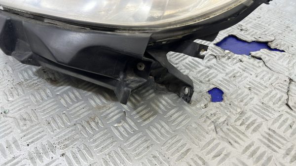 Optique avant principal gauche (feux)(phare) RENAULT CLIO 3 PHASE 1  –  (260608764R)