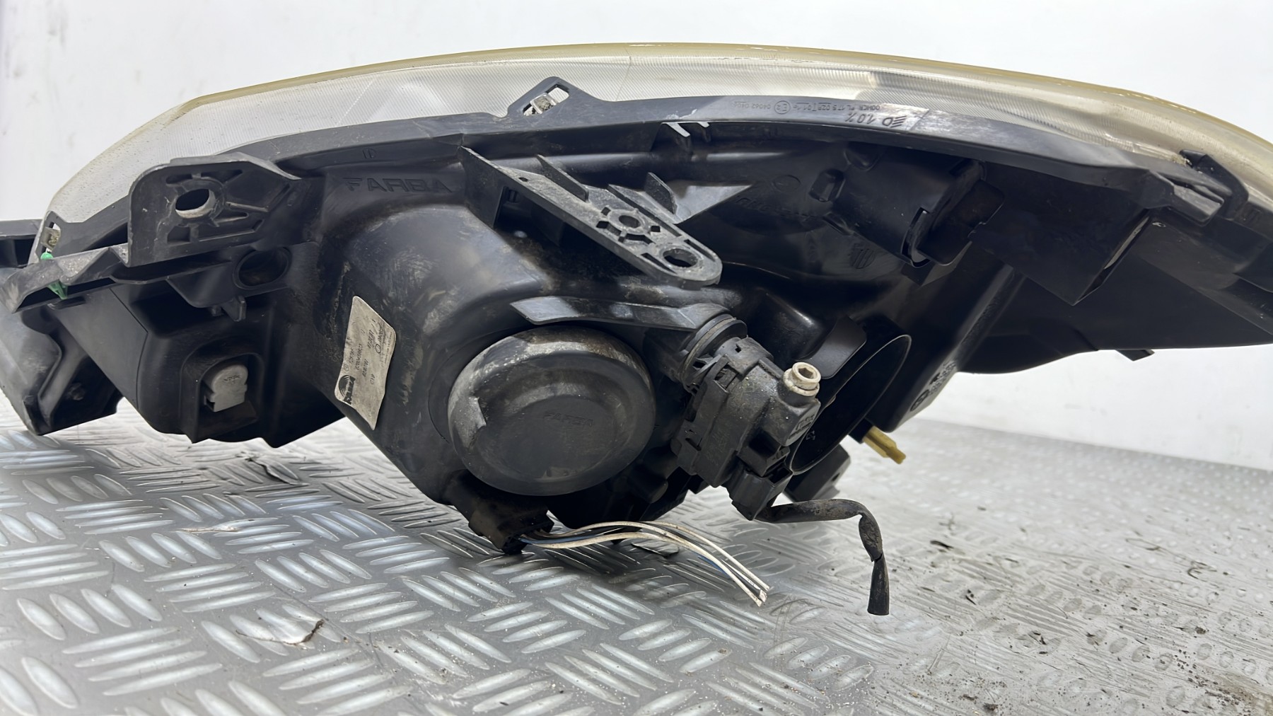 Optique avant principal droit (feux)(phare) RENAULT CLIO 3 PHASE 1 – 260103547R