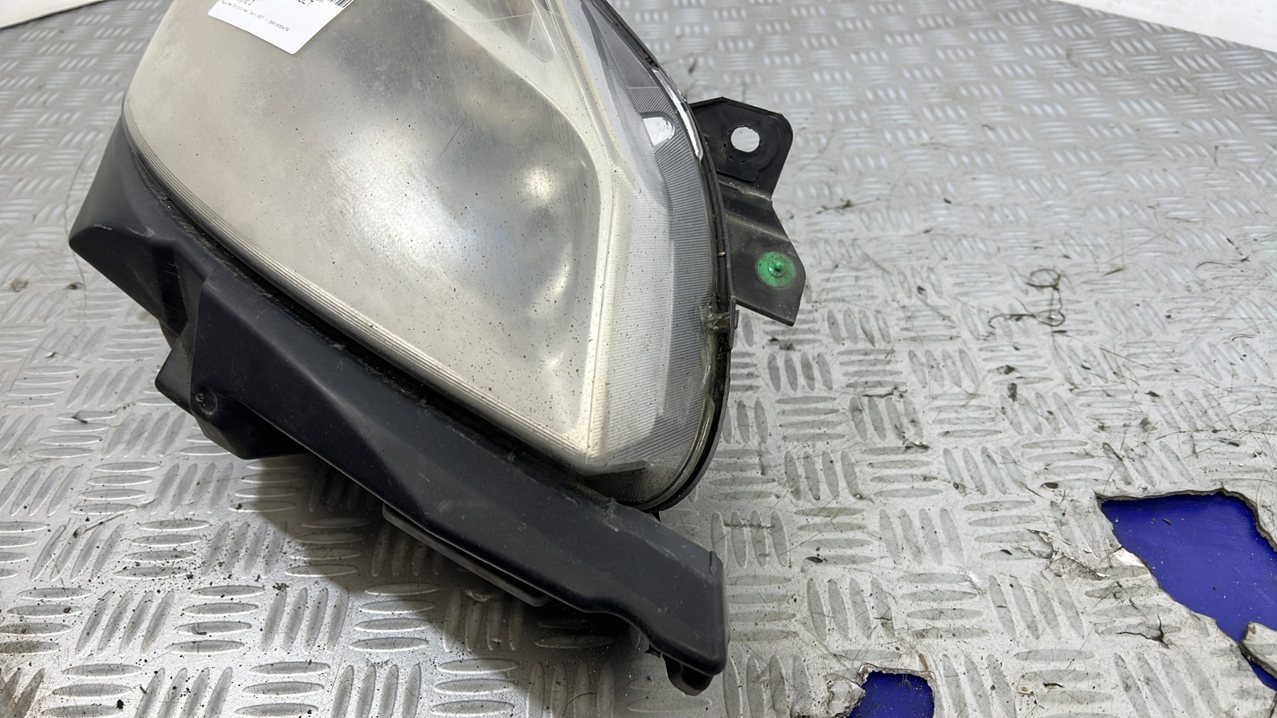 Optique avant principal droit (feux)(phare) RENAULT CLIO 3 PHASE 1 – 260103547R