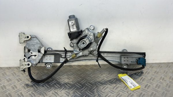 Moteur leve vitre avant gauche RENAULT TWINGO 2 PHASE 1 – 400957C