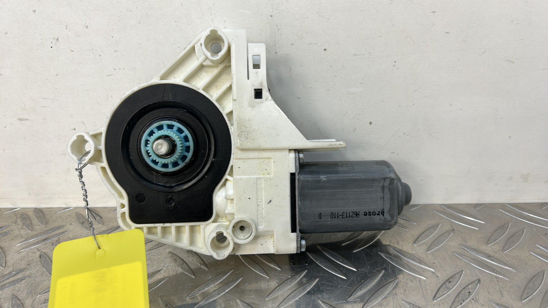 Moteur leve vitre avant droit AUDI A1 1 PHASE 1 – 8K0959802C