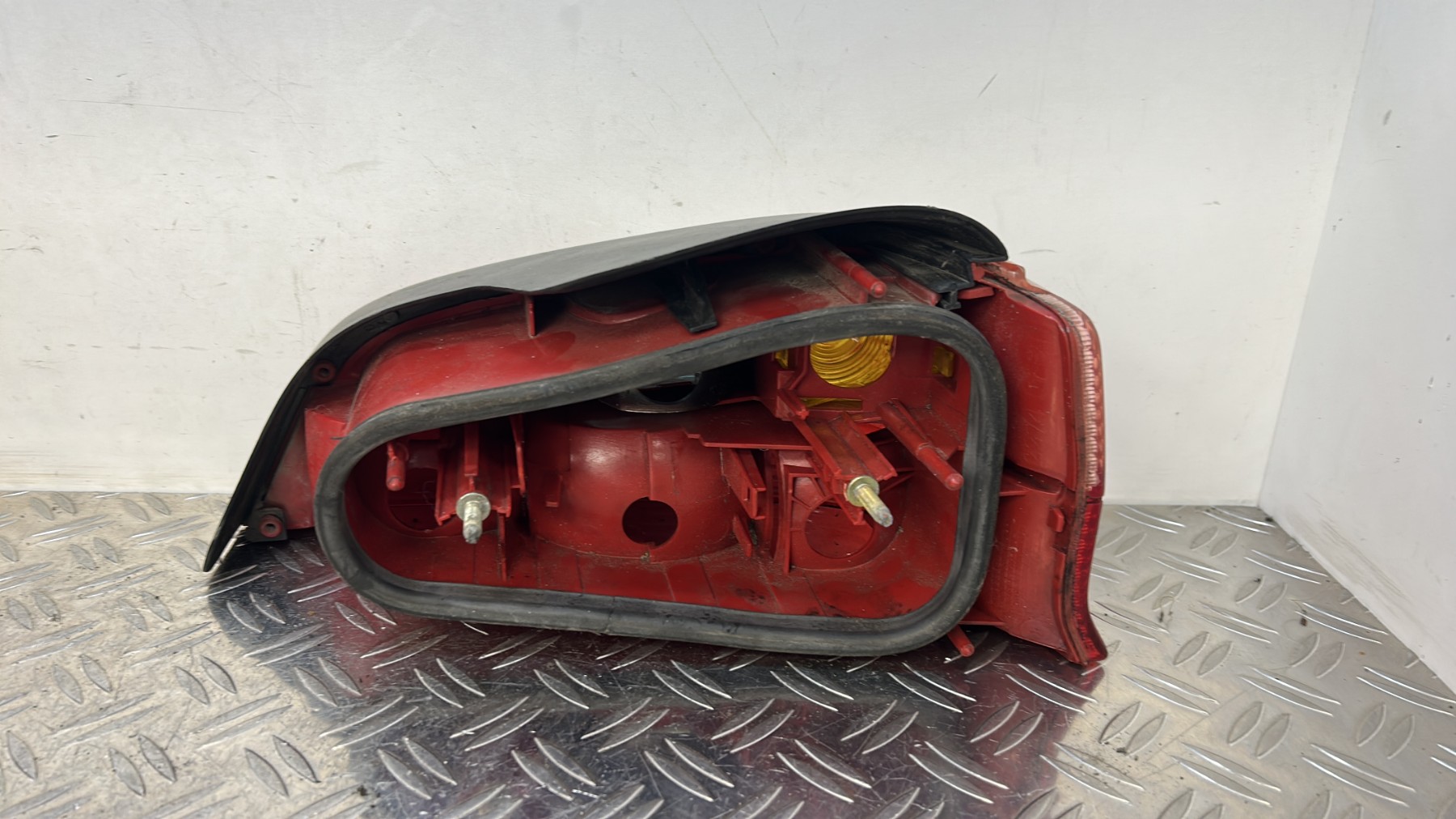 Feu arriere principal gauche (feux) PEUGEOT 106 PHASE 2 – 2274G