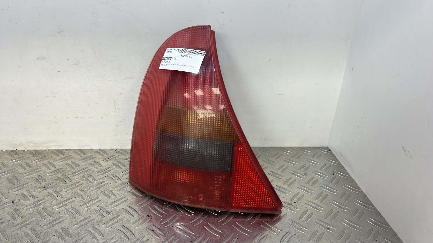 Feu arriere principal gauche (feux) RENAULT CLIO 2 PHASE 1 – 7700410515