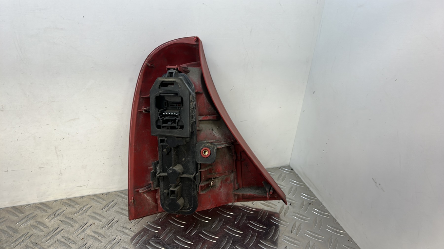 Feu arriere principal droit (feux) RENAULT CLIO 2 PHASE 1 – 7700410516