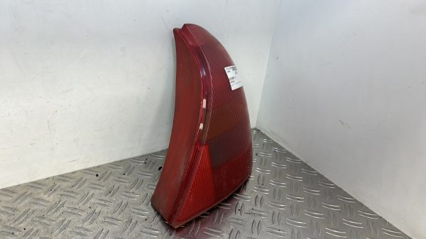 Feu arriere principal droit (feux) RENAULT CLIO 2 PHASE 1 – 7700410516