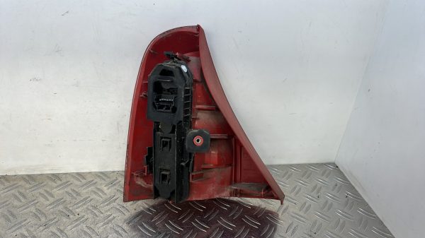 Feu arriere principal droit (feux) RENAULT CLIO 2 PHASE 1 – 7700410516