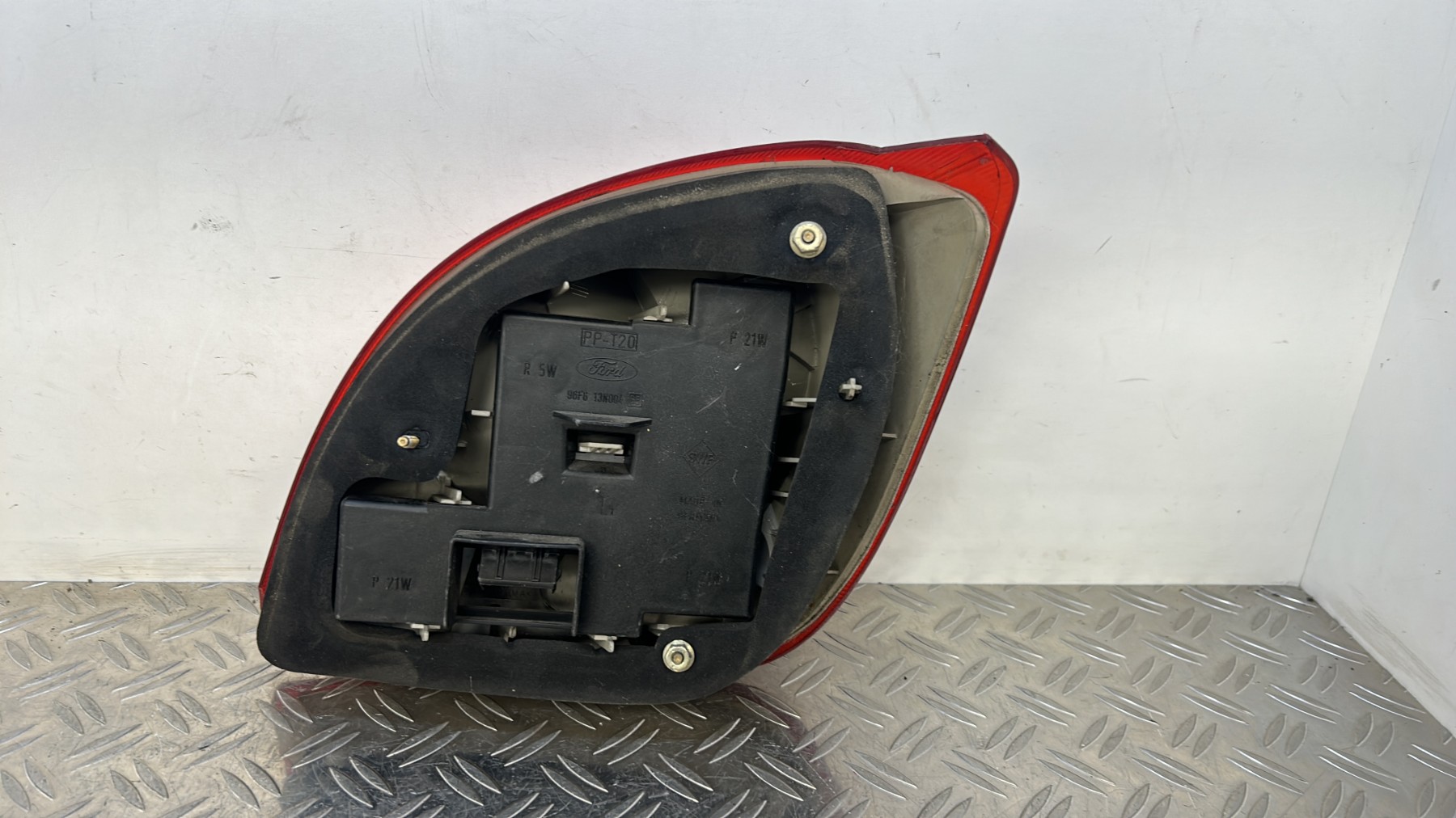 Feu arriere principal gauche (feux) FORD FIESTA 4 PHASE 1 – 96FG13N004