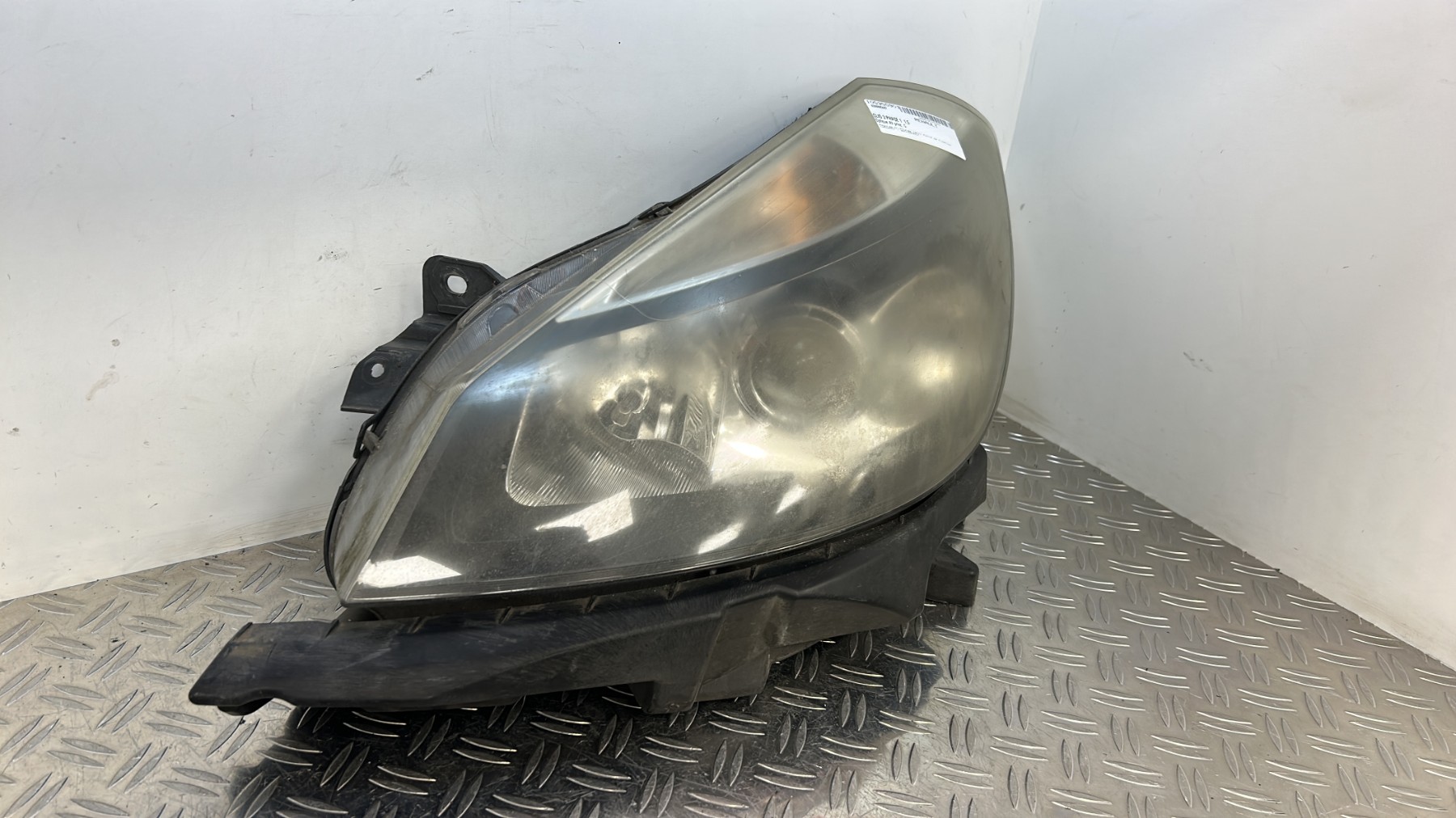 Optique avant principal gauche (feux)(phare) RENAULT CLIO 3 PHASE 1 –  (8200865607)