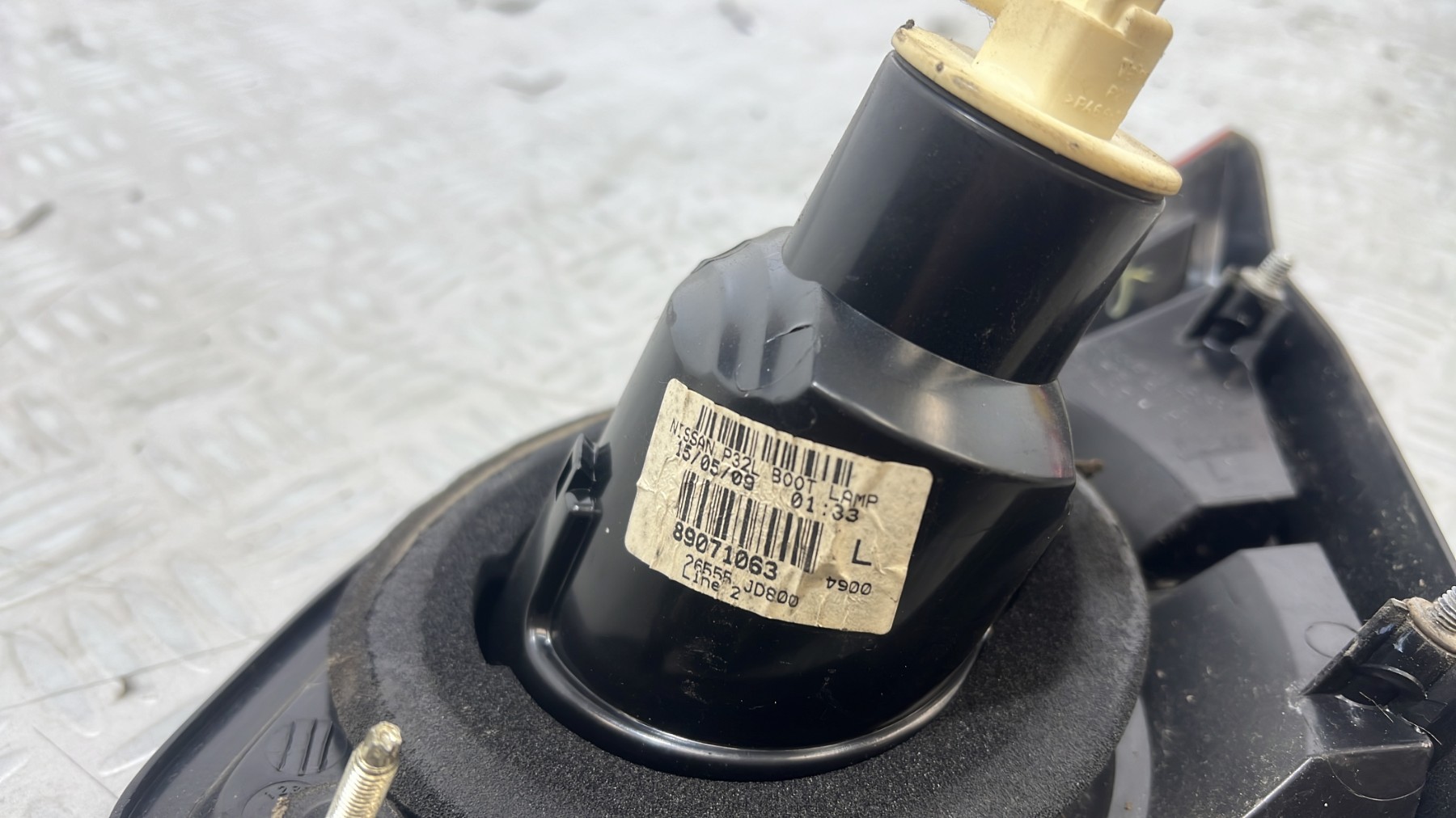 Feu arriere secondaire gauche (feux) NISSAN QASHQAI 1 PHASE 2 – 89071063