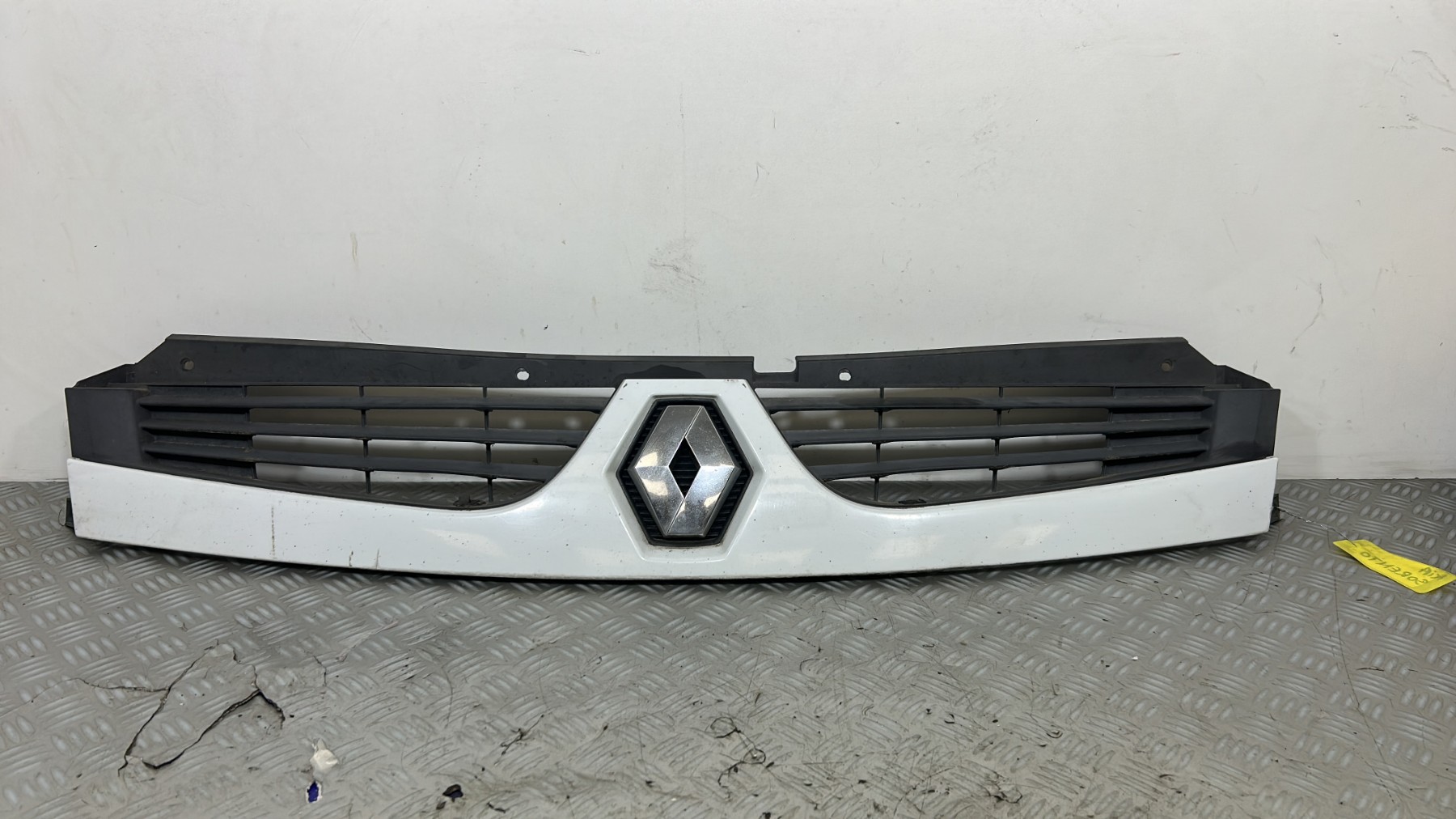 Calandre RENAULT MASTER 2 PHASE 3 – 8200426365