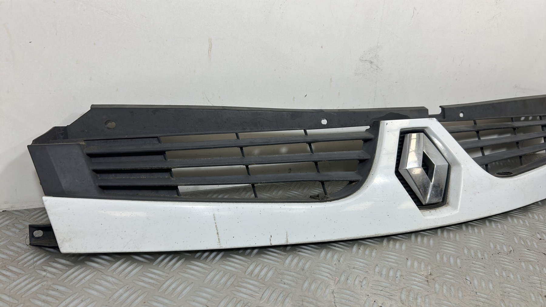 Calandre RENAULT MASTER 2 PHASE 3 – 8200426365
