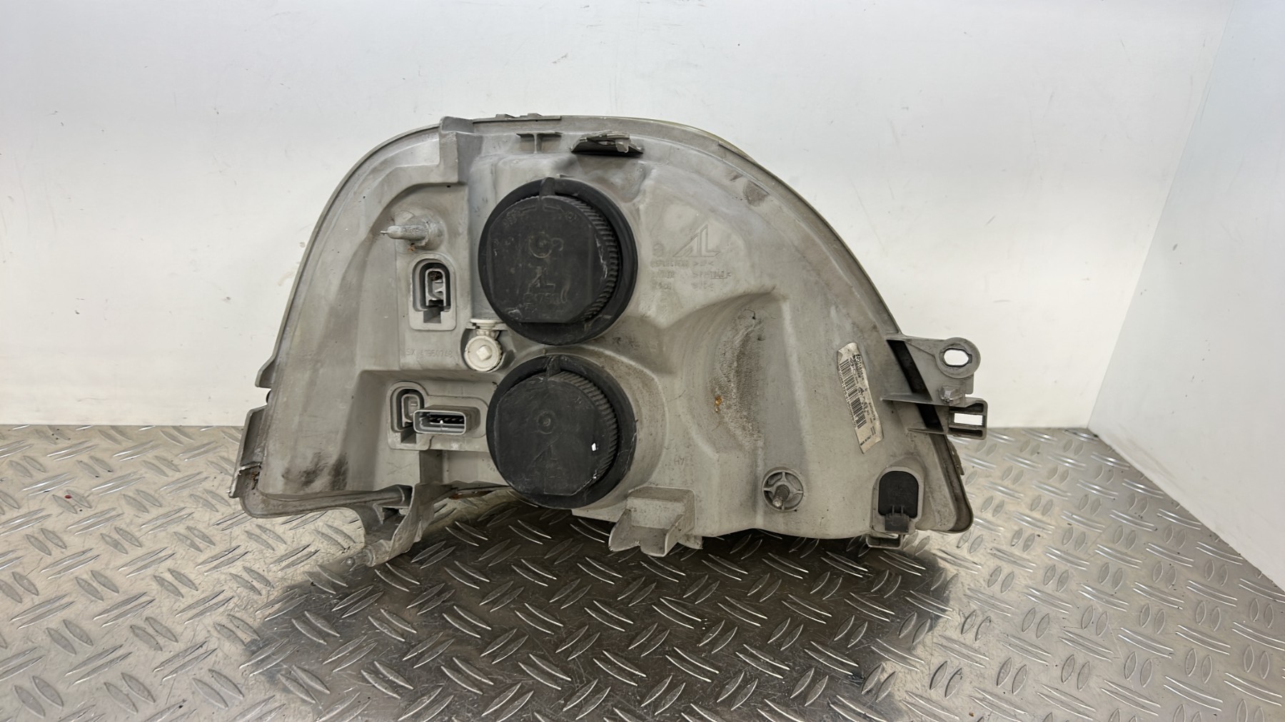 Optique avant principal gauche (feux)(phare) RENAULT MASTER 2 PHASE 3 – 8200163516