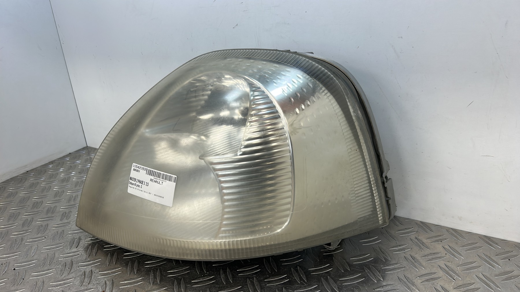 Optique avant principal gauche (feux)(phare) RENAULT MASTER 2 PHASE 3 – 8200163516