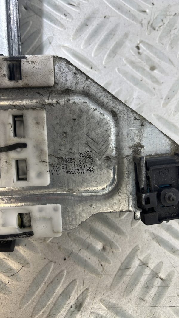 Leve vitre electrique avant droit CITROEN C3 2 PHASE 1 – 9683129380