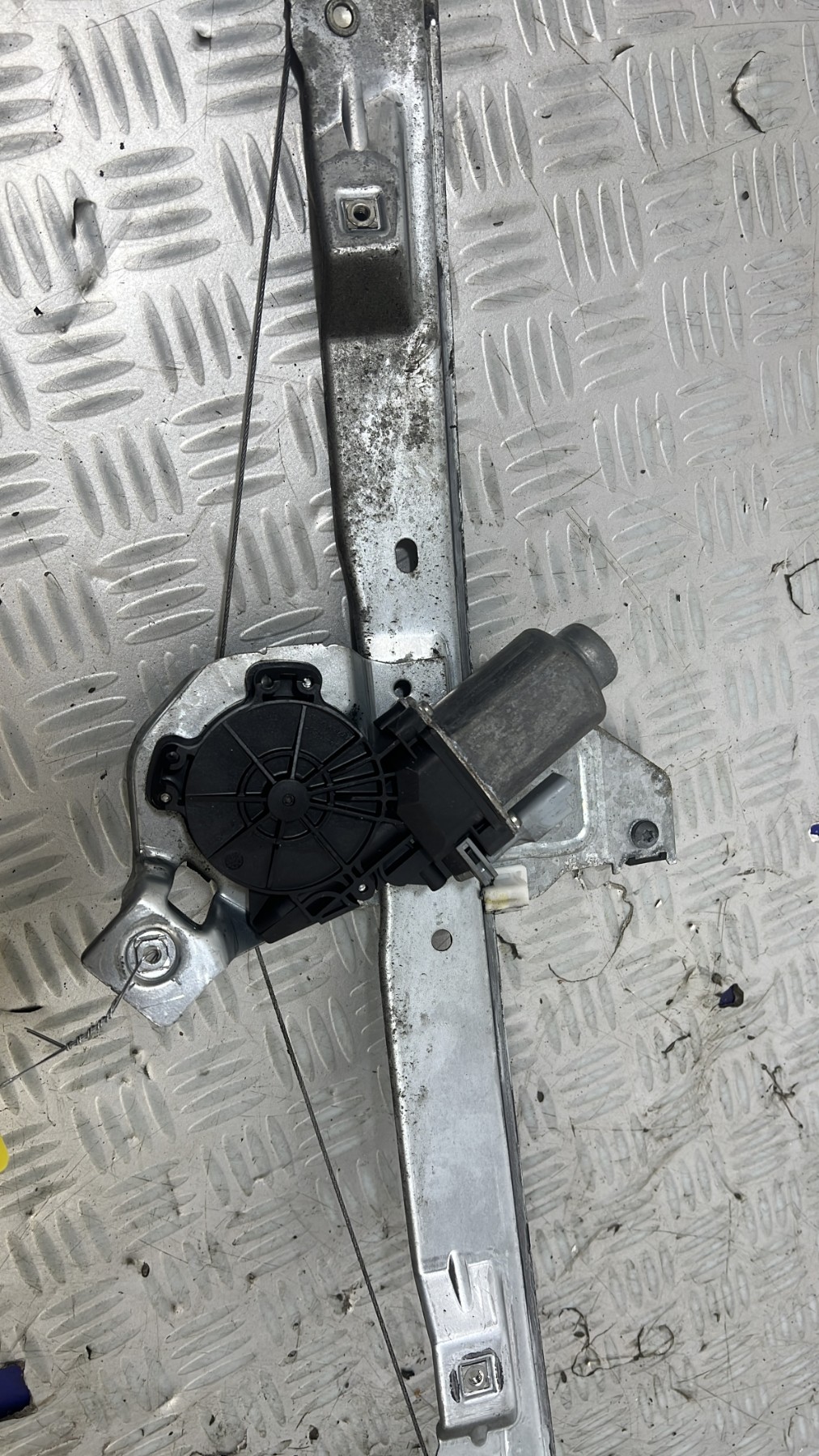 Leve vitre electrique avant gauche CITROEN C3 2 PHASE 1 – 9683129480
