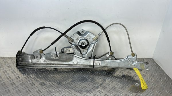 Leve vitre electrique avant droit RENAULT CLIO 3 PHASE 1 BREAK – 8200291147