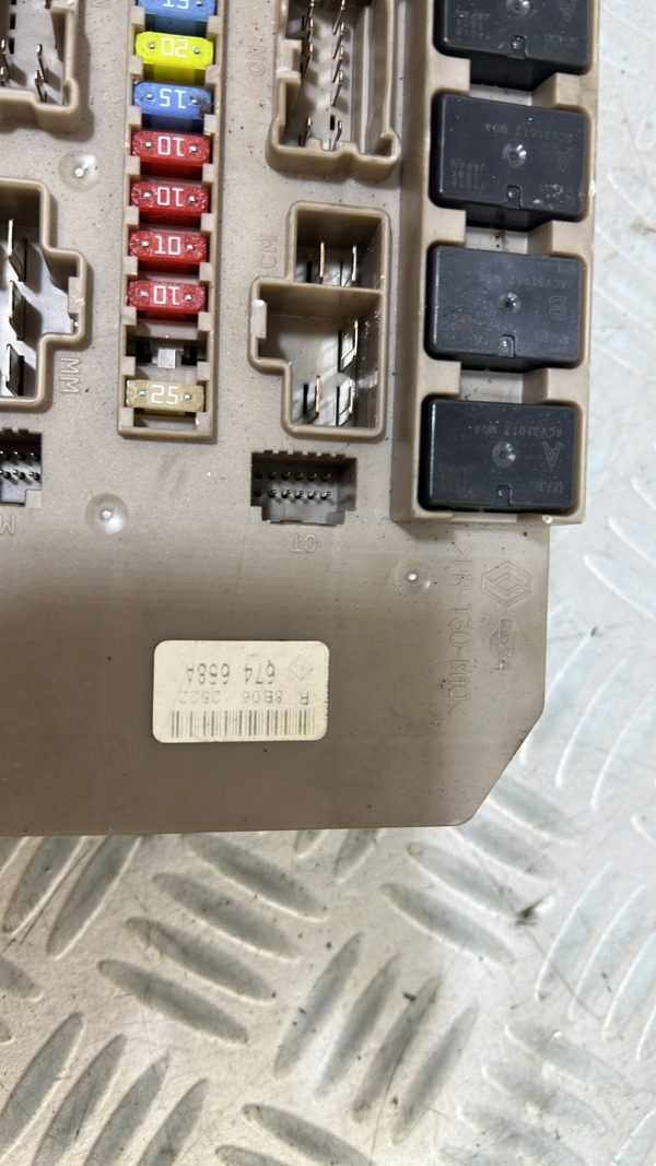 Boitier servitude moteur (BSM) RENAULT CLIO 3 PHASE 1 – 674658A
