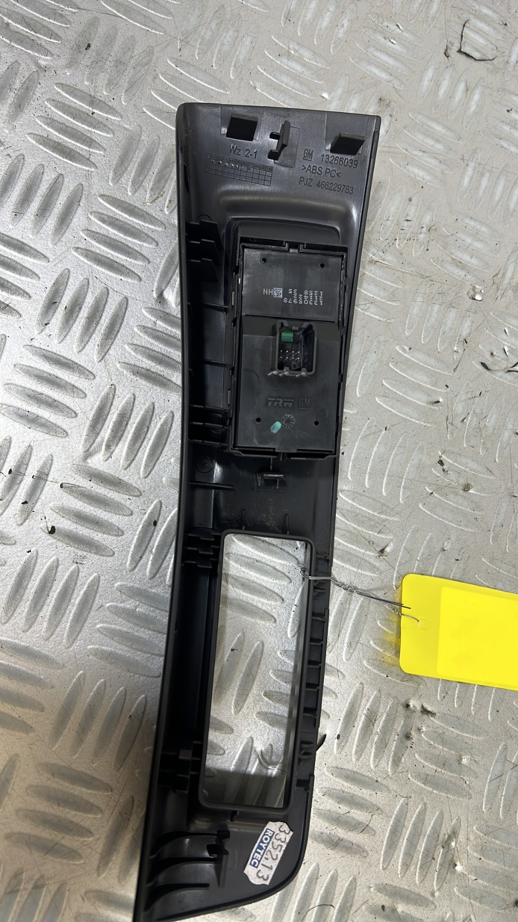 Interrupteur de leve vitre avant gauche OPEL MERIVA B PHASE 1 – 13305978