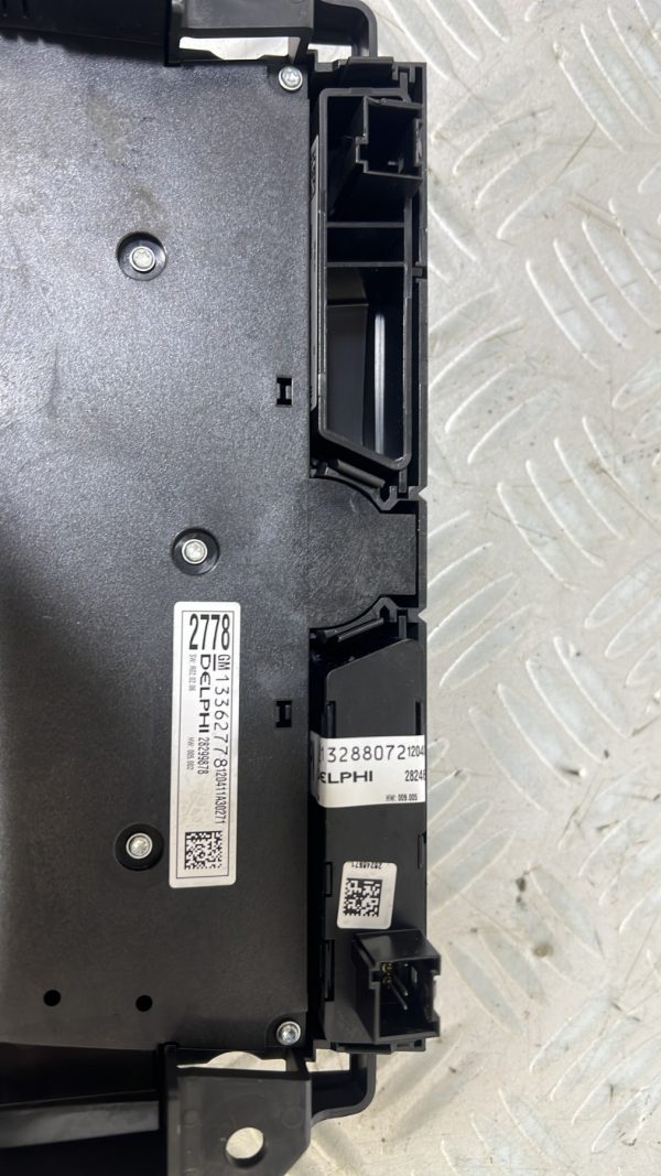 Facade autoradio OPEL MERIVA B PHASE 1 – 13362778