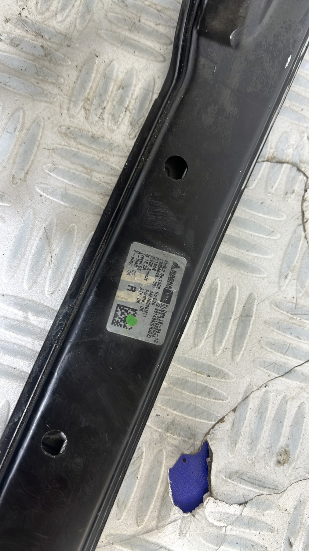Leve vitre electrique avant droit OPEL MERIVA B PHASE 1 – 13354548