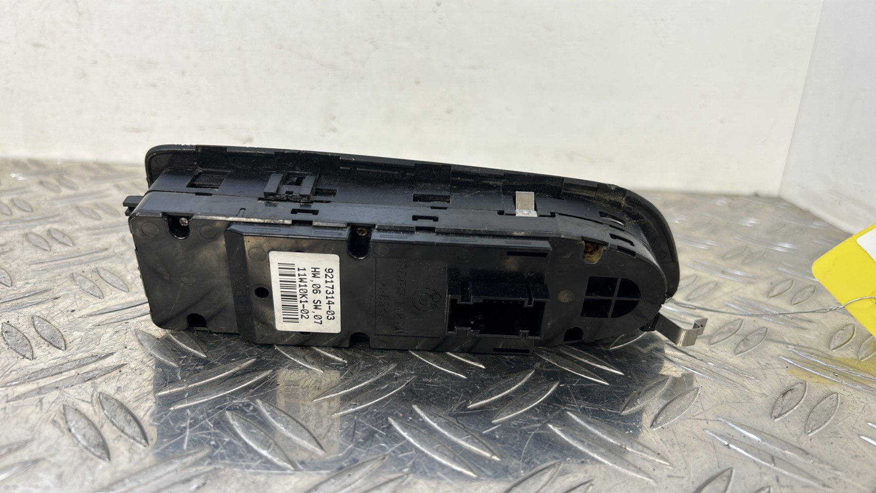 Interrupteur de leve vitre avant gauche BMW SERIE 1 E88 CABRIO – 9217314