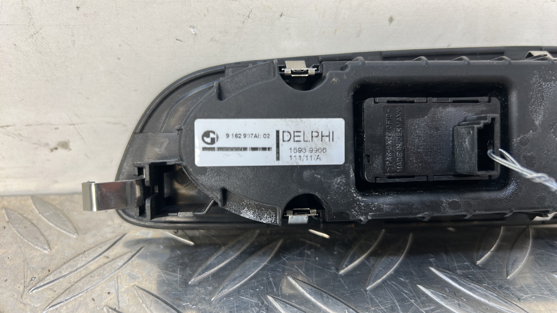 Interrupteur de leve vitre avant droit BMW SERIE 1 E88 CABRIO – 9162997