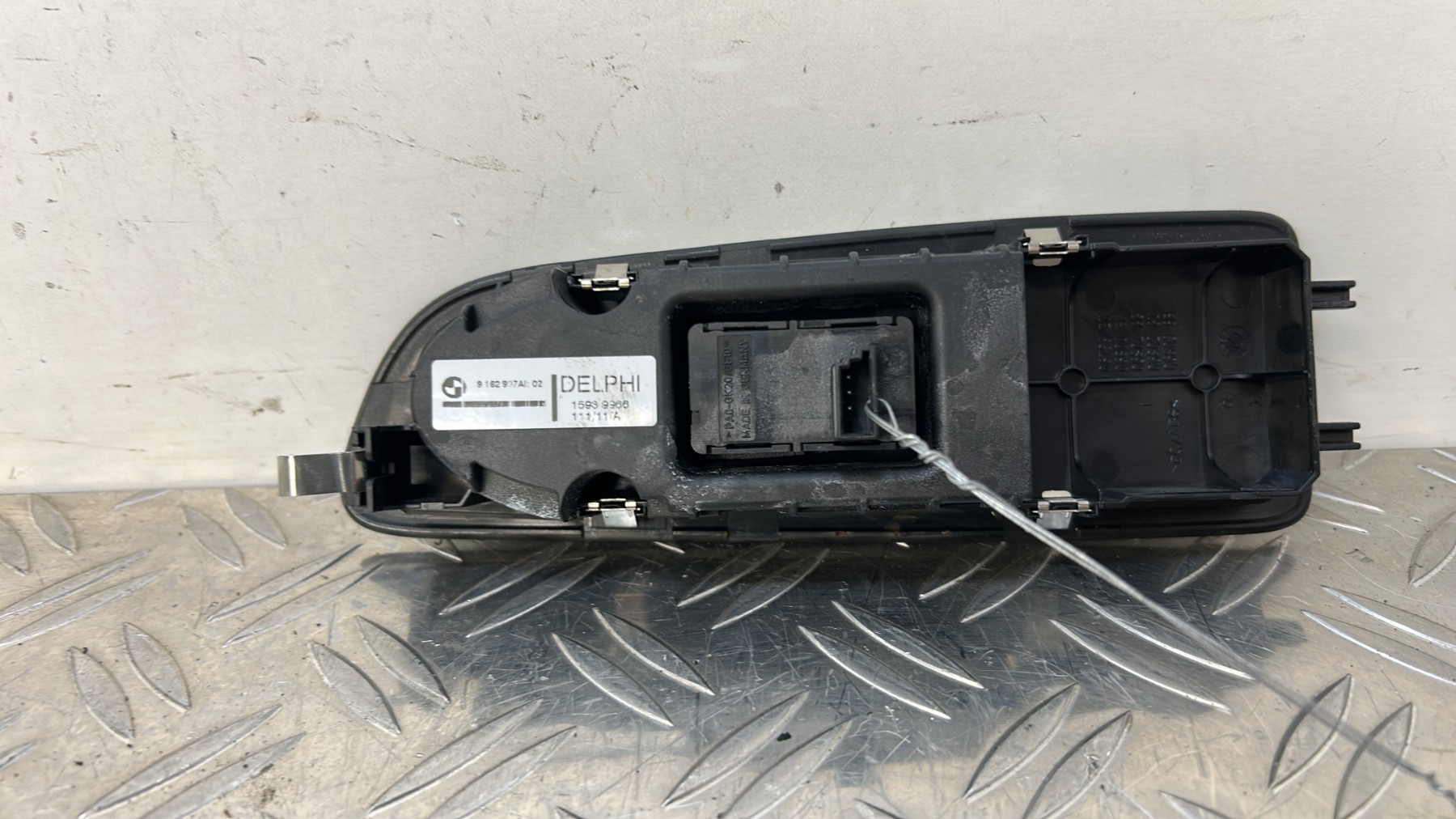 Interrupteur de leve vitre avant droit BMW SERIE 1 E88 CABRIO – 9162997