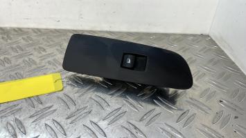 Interrupteur de leve vitre avant droit BMW SERIE 1 E88 CABRIO – 9162997