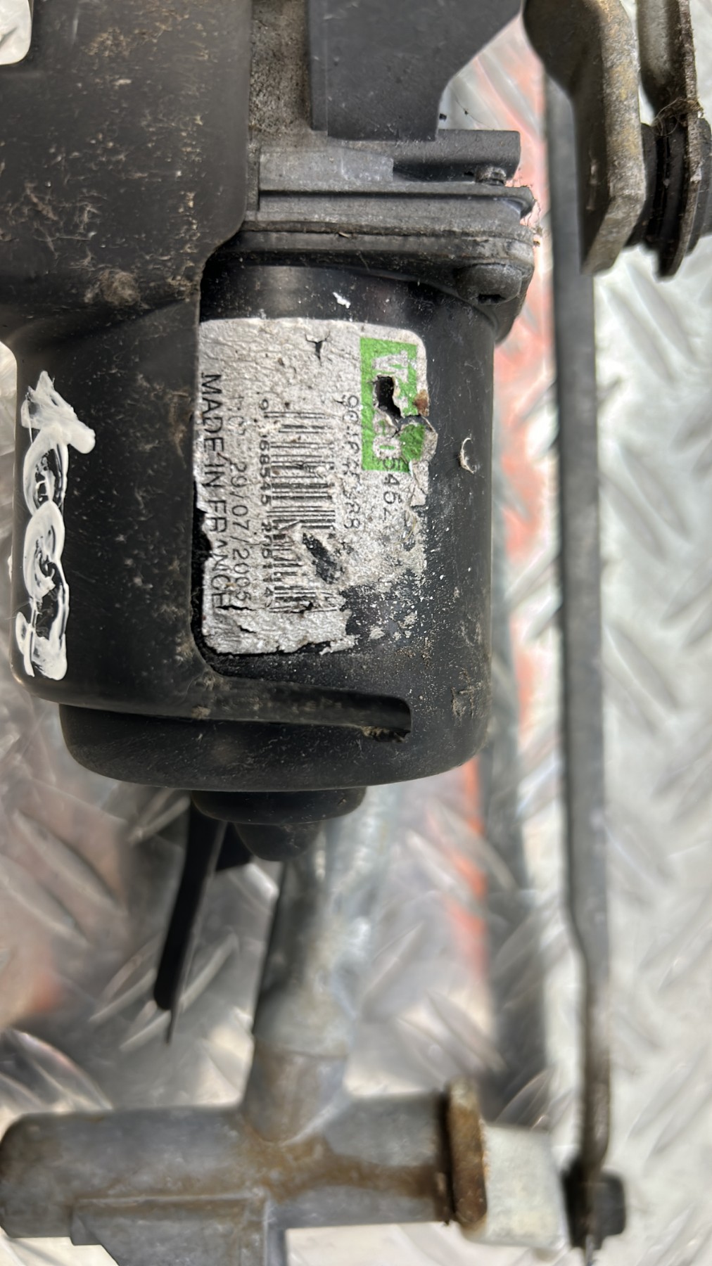 Moteur essuie glace avant PEUGEOT 1007 – 00006405Q8
