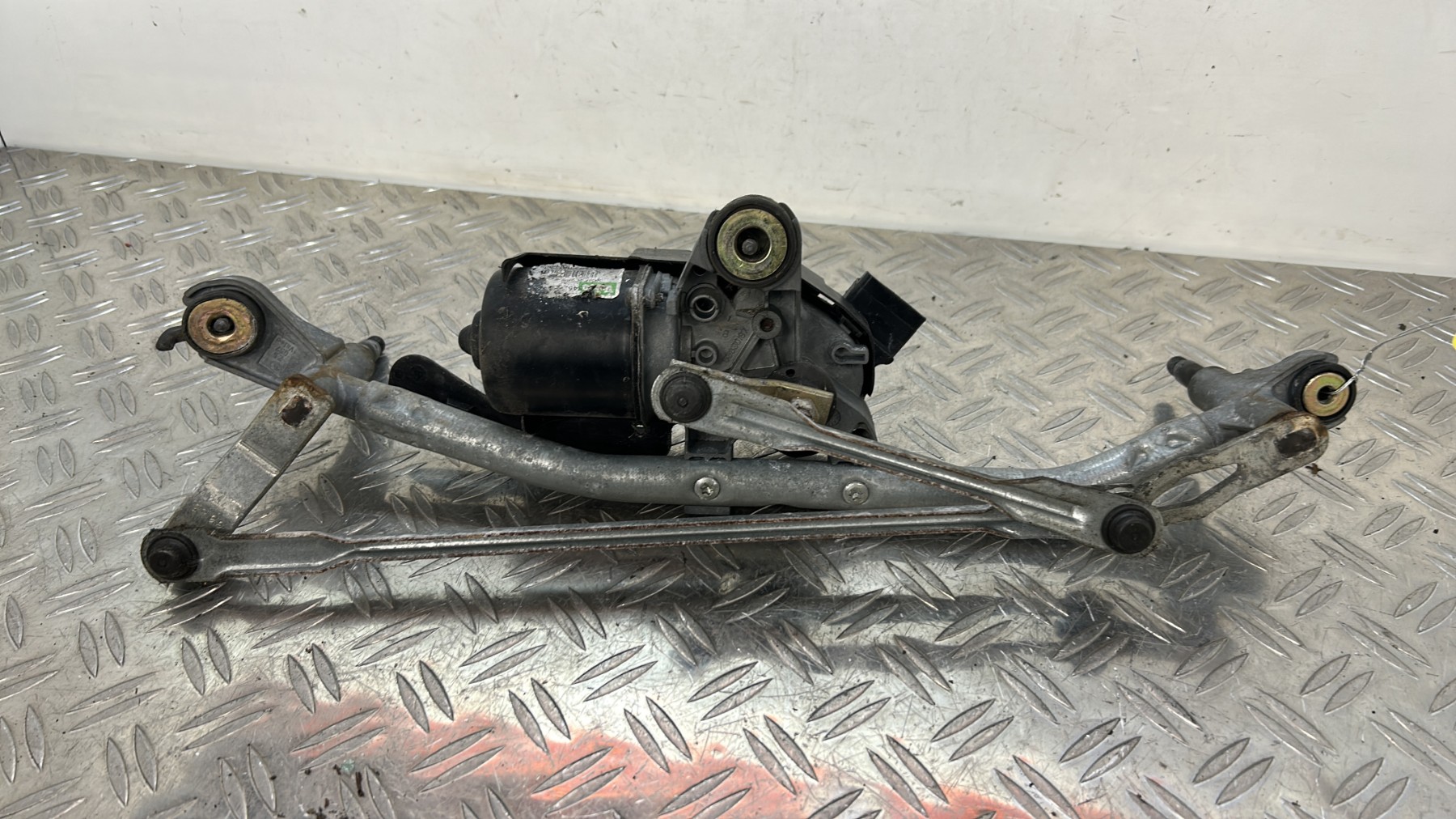 Moteur essuie glace avant PEUGEOT 1007 – 00006405Q8