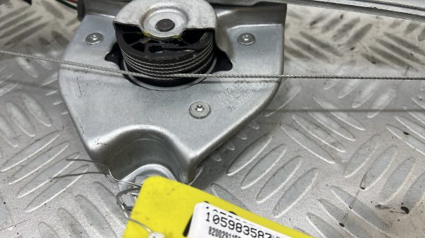Leve vitre electrique arriere droit RENAULT CLIO 3 PHASE 2 – 8200291153