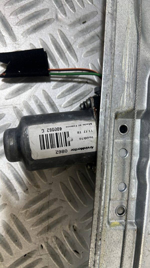 Leve vitre electrique arriere gauche RENAULT CLIO 3 PHASE 2 – 8200291151