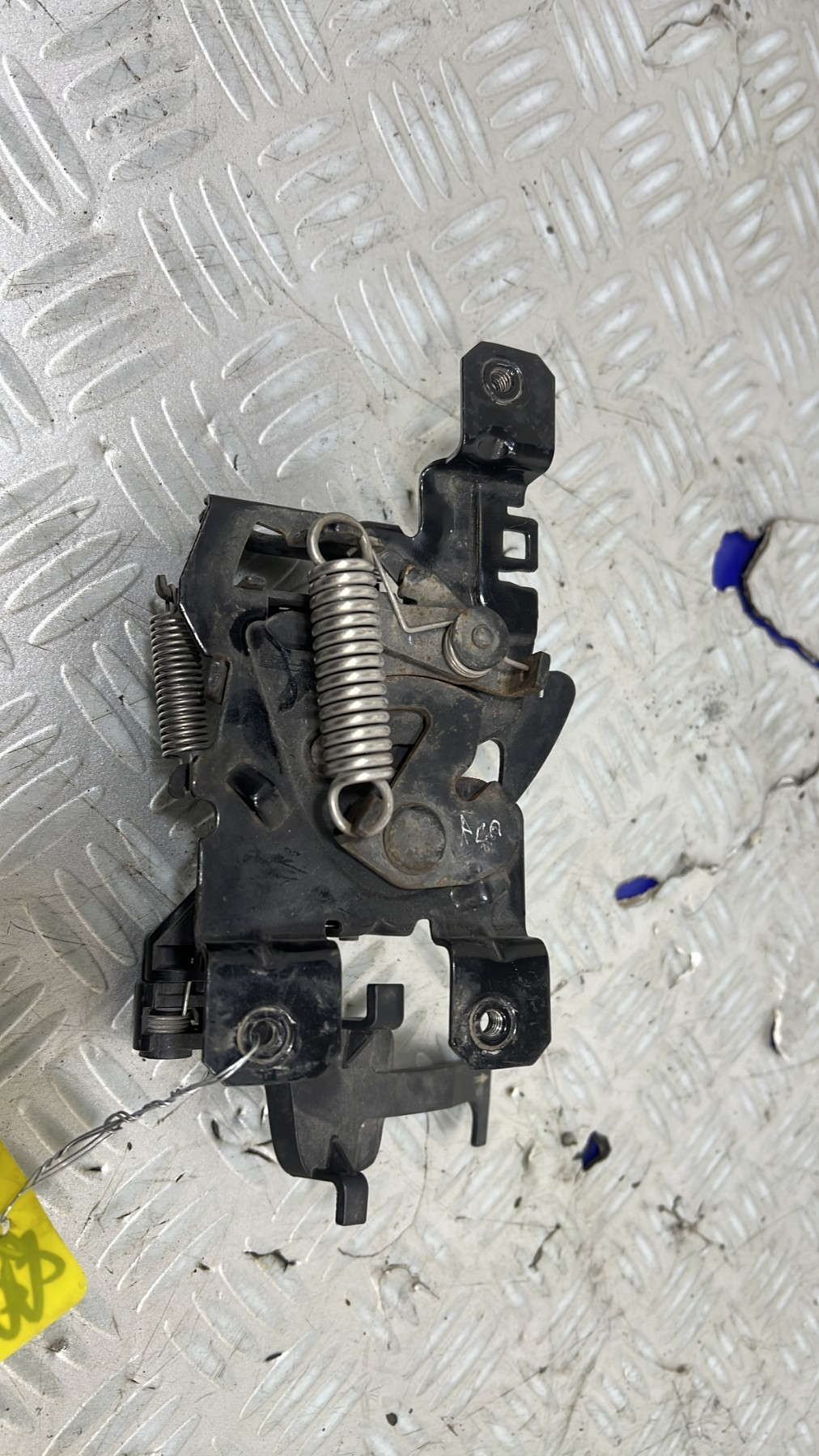 Serrure de capot MERCEDES CLASSE B 245 PHASE 1 – A1698800560