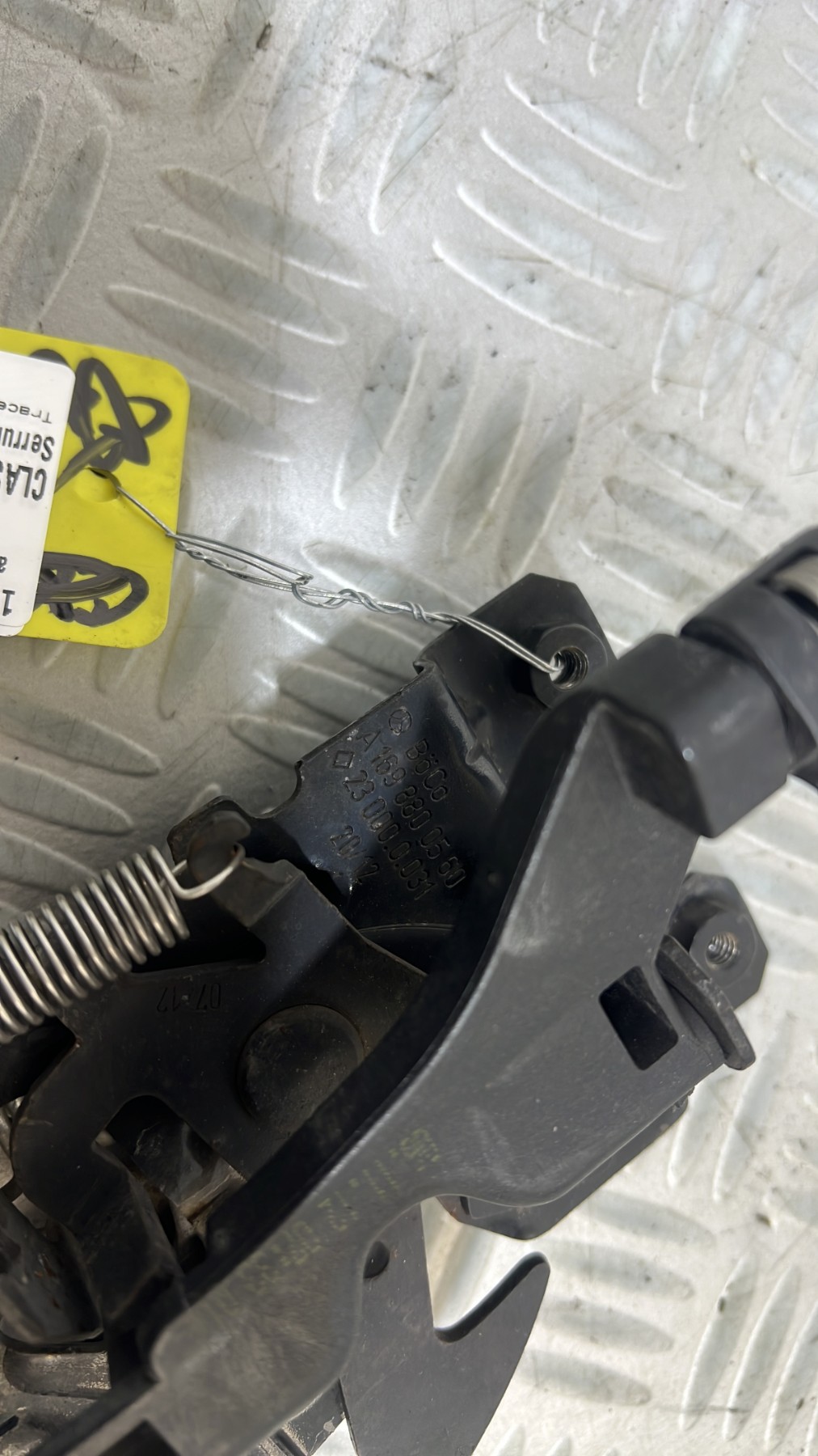 Serrure de capot MERCEDES CLASSE B 245 PHASE 1 – A1698800560