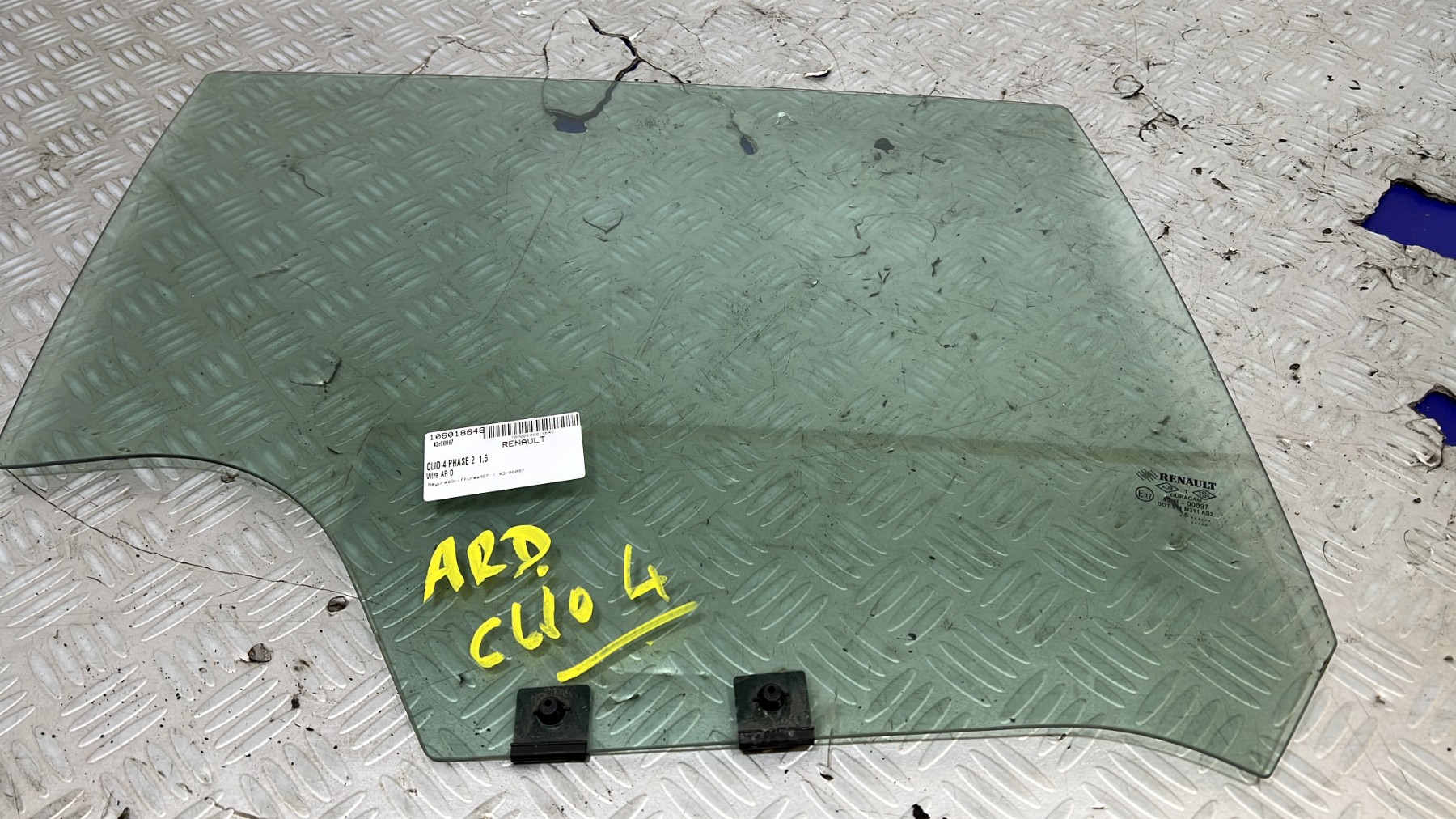 Vitre arriere droit RENAULT CLIO 4 PHASE 2 – 43R00097